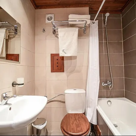 Forest Nest Cozy White Balcony On The Hill Bansko