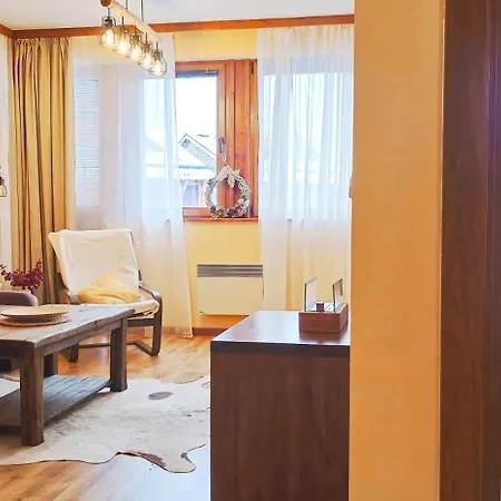 Forest Nest Cozy White Balcony On The Hill Lejlighed