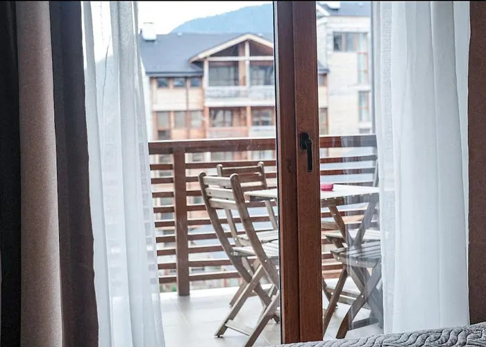 Forest Nest Cozy White Balcony On The Hill *