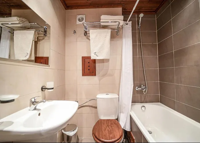 Forest Nest Cozy White Balcony On The Hill Bansko