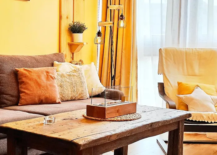 Forest Nest Cozy White Balcony On The Hill Apartamento