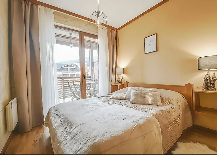 Forest Nest Cozy White Balcony On The Hill Daire Bansko