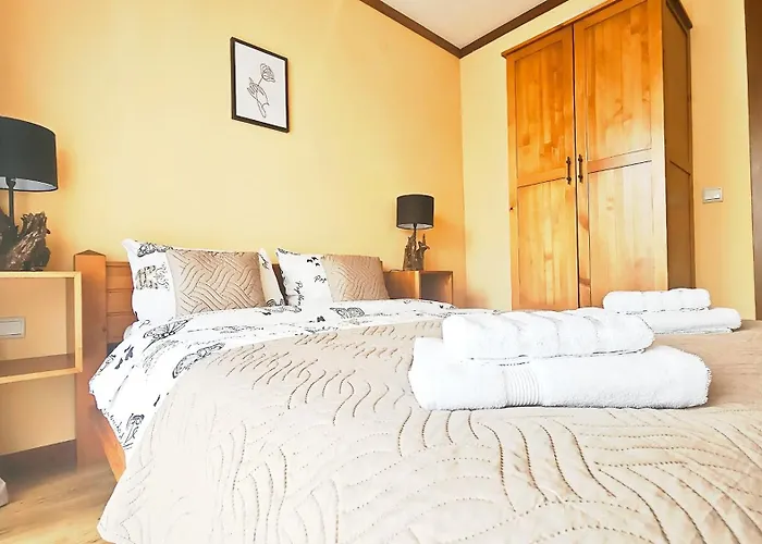 Forest Nest Cozy White Balcony On The Hill Daire Bansko