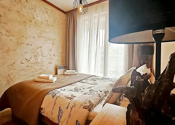 Forest Nest Cozy White Balcony On The Hill Daire *