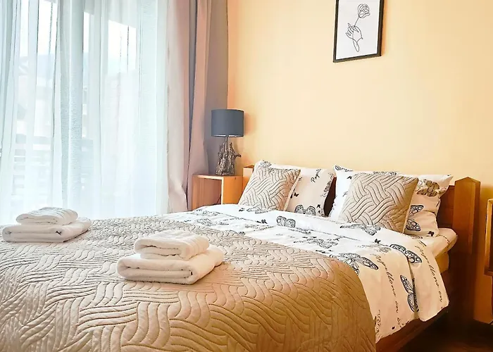 Forest Nest Cozy White Balcony On The Hill